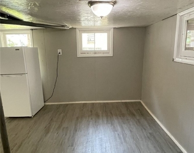 239 Ormond Ave - Photo Thumbnail 9