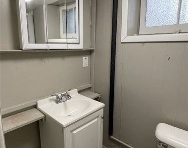 239 Ormond Ave - Photo Thumbnail 13