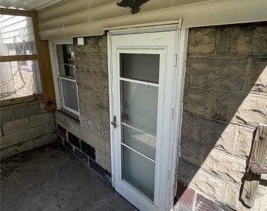 239 Ormond Ave - Photo Thumbnail 3
