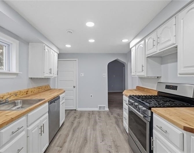 228 Sylvan Walk - Photo Thumbnail 12
