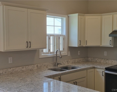113 Braintree Drive - Photo Thumbnail 12