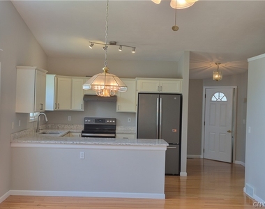 113 Braintree Drive - Photo Thumbnail 8