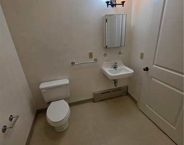 256 State Street - Photo Thumbnail 7