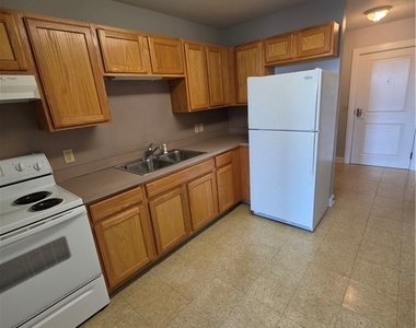 256 State Street - Photo Thumbnail 2