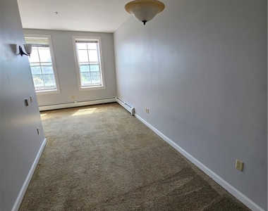 256 State Street - Photo Thumbnail 4