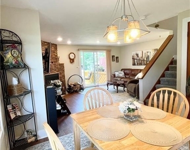 8423 Bubbling Springs Drive - Photo Thumbnail 15