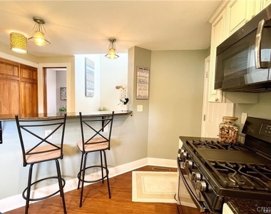 8423 Bubbling Springs Drive - Photo Thumbnail 10