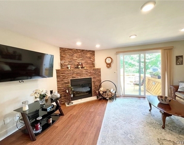 8423 Bubbling Springs Drive - Photo Thumbnail 19