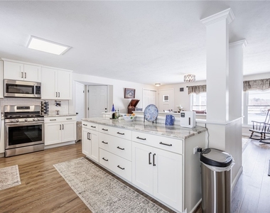 7497 Lake Avenue - Photo Thumbnail 8