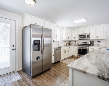 7497 Lake Avenue - Photo Thumbnail 10