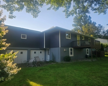 7497 Lake Avenue - Photo Thumbnail 3