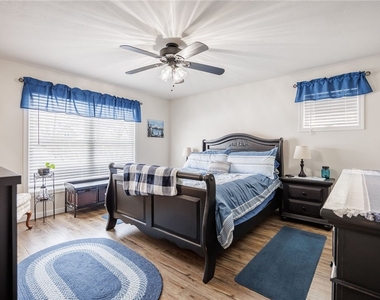 7497 Lake Avenue - Photo Thumbnail 13