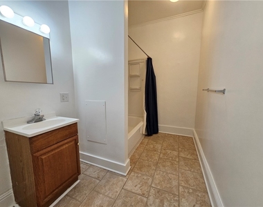 105 Sherman Parkway - Photo Thumbnail 14