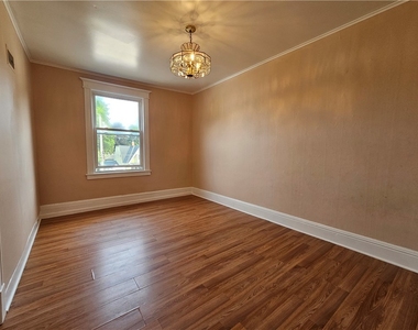 105 Sherman Parkway - Photo Thumbnail 10