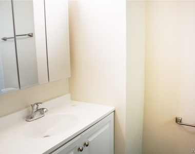140 Ayrault Drive - Photo Thumbnail 4