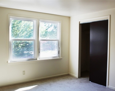 140 Ayrault Drive - Photo Thumbnail 10