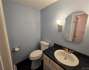 161 Foxpoint W - Photo Thumbnail 17