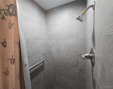 161 Foxpoint W - Photo Thumbnail 21