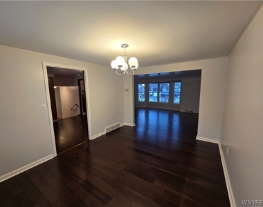161 Foxpoint W - Photo Thumbnail 11