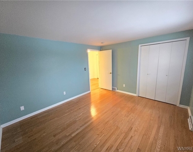 161 Foxpoint W - Photo Thumbnail 26