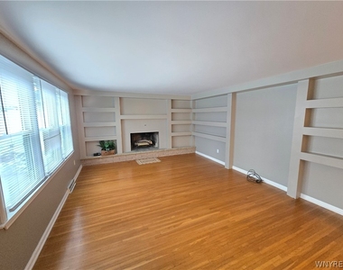 161 Foxpoint W - Photo Thumbnail 15