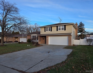 161 Foxpoint W - Photo Thumbnail 1