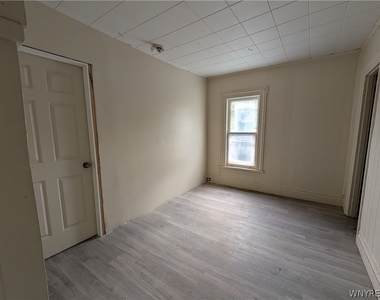 616 7th Ave (upper) - Photo Thumbnail 1