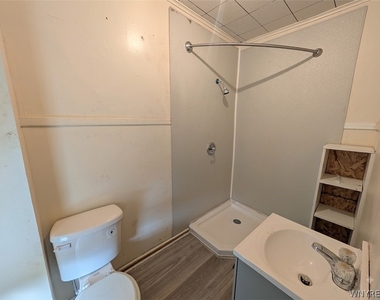616 7th Ave (upper) - Photo Thumbnail 5