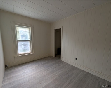 616 7th Ave (upper) - Photo Thumbnail 2