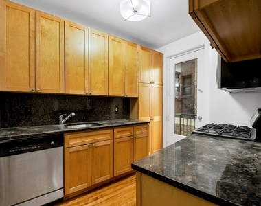 East 70th Street - Photo Thumbnail 2