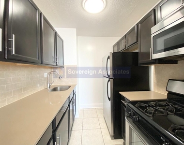 3333 Broadway - Photo Thumbnail 2