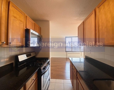 3333 Broadway - Photo Thumbnail 2