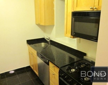 East 84th Street - Photo Thumbnail 1