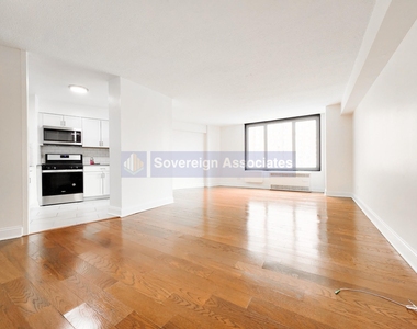 3333 Broadway - Photo Thumbnail 1