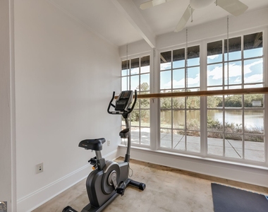 190 Lakewood Drive - Photo Thumbnail 14