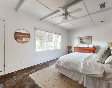 190 Lakewood Drive - Photo Thumbnail 5