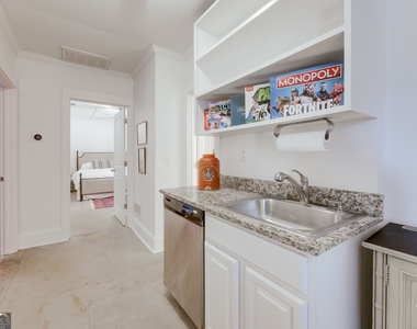 190 Lakewood Drive - Photo Thumbnail 12