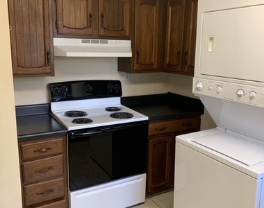 1451 Milledge Avenue - Photo Thumbnail 3