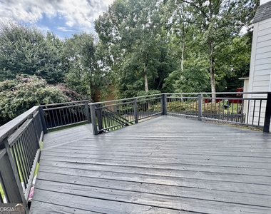 1770 Highland Oaks Way - Photo Thumbnail 10