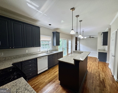 1770 Highland Oaks Way - Photo Thumbnail 7