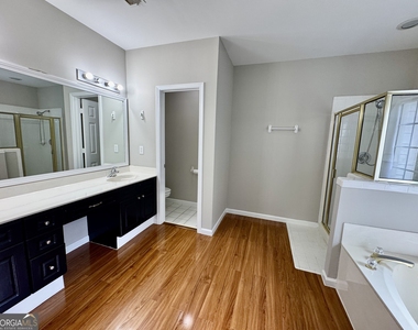 1770 Highland Oaks Way - Photo Thumbnail 28