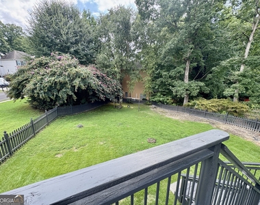 1770 Highland Oaks Way - Photo Thumbnail 11