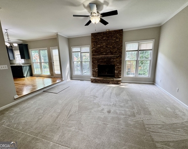 1770 Highland Oaks Way - Photo Thumbnail 14