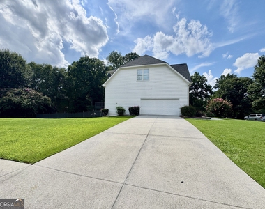 1770 Highland Oaks Way - Photo Thumbnail 3