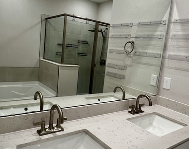 204 Park View Lane - Photo Thumbnail 10