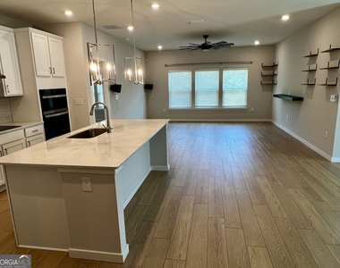 204 Park View Lane - Photo Thumbnail 2
