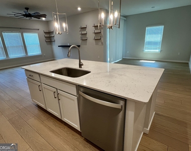 204 Park View Lane - Photo Thumbnail 5