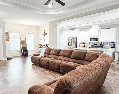 106 Pomegranate Street - Photo Thumbnail 5