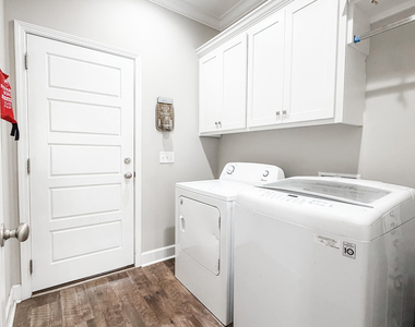 106 Pomegranate Street - Photo Thumbnail 9