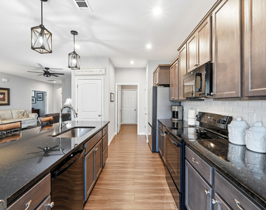 24 Aspen Way - Photo Thumbnail 4
